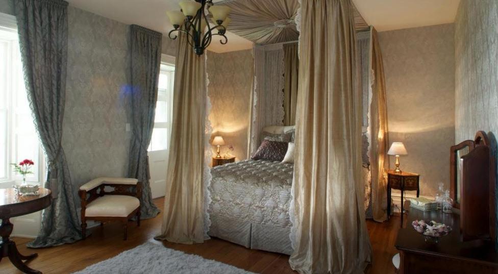 Bed and Breakfast Maplehurst Manor à Brockville Chambre photo
